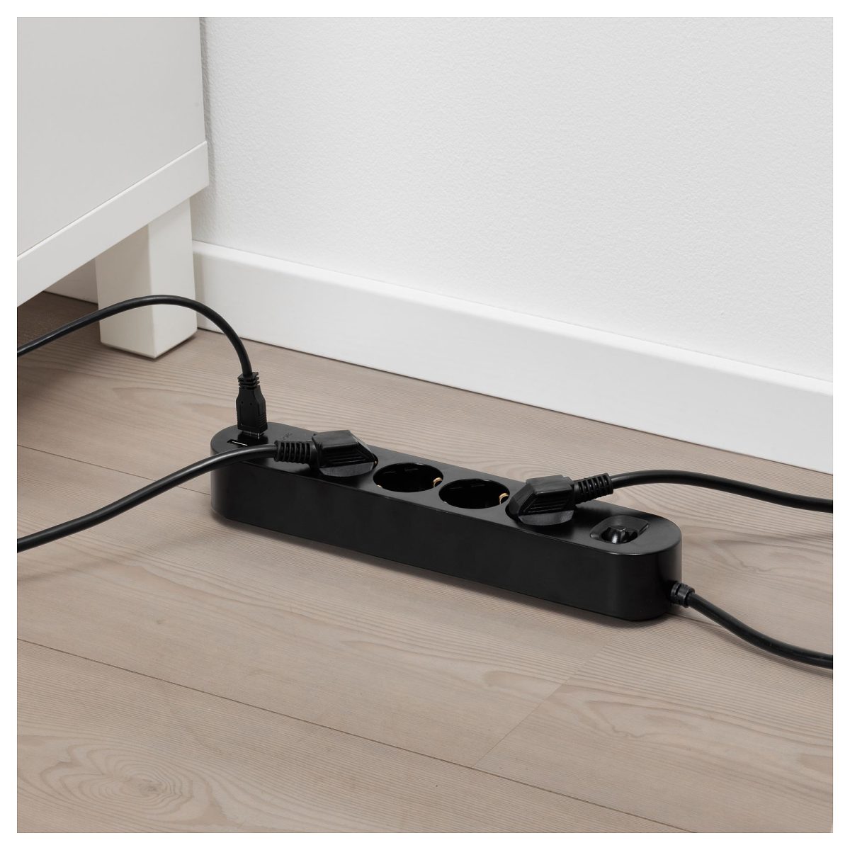 2 USB Girişli 4'lü Priz, Siyah, 3 m – 2. görsel