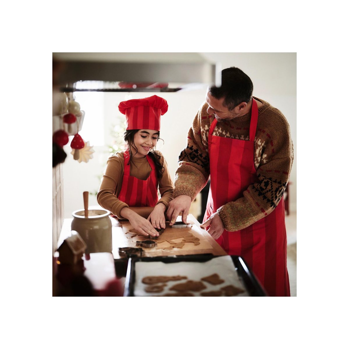 Çocuk önlüğü kırmızı – 3. görsel