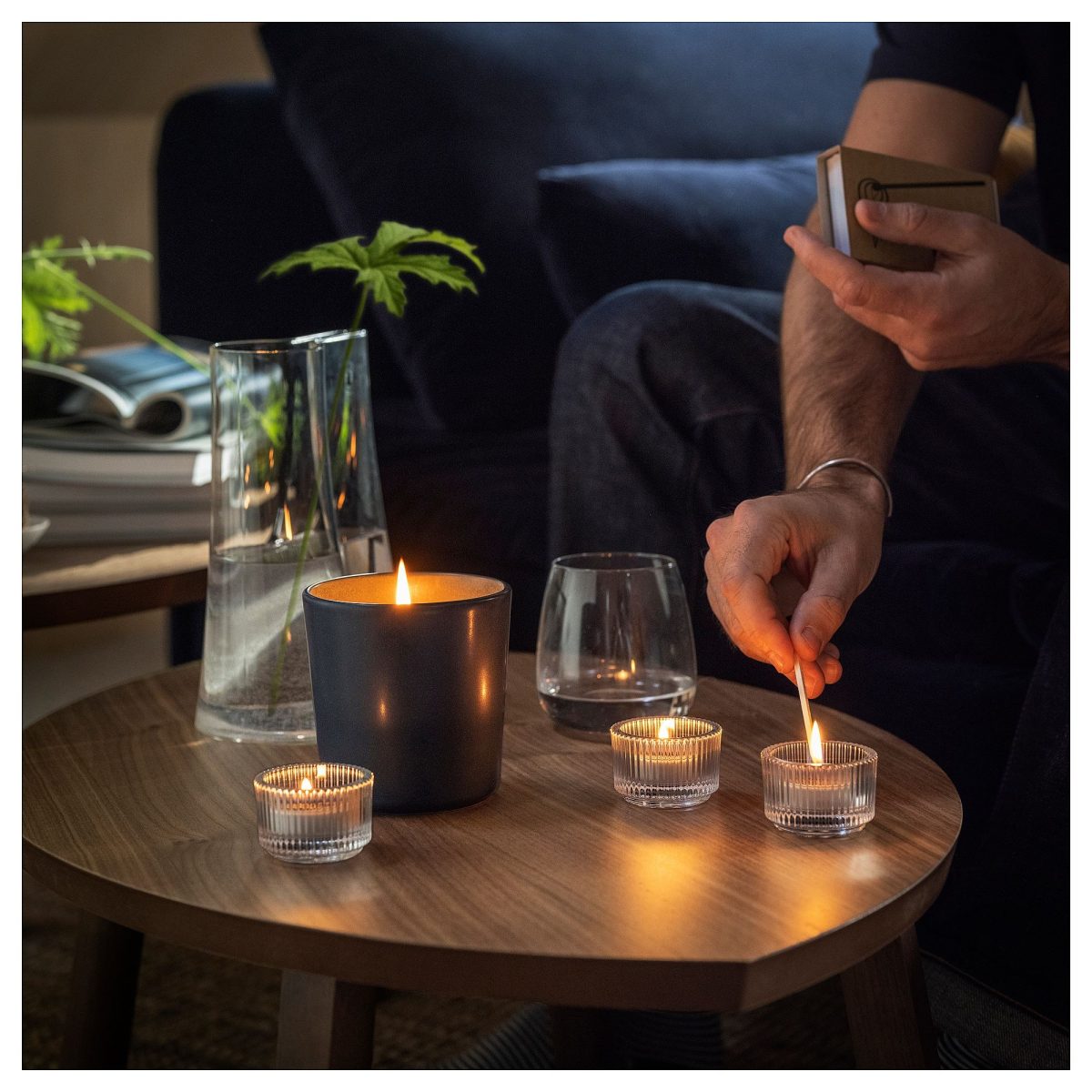 Kokulu Tealight Mum, Siyah-Turkuaz, 3.5 saat, Güve Otu ve Sardunya – 3. görsel