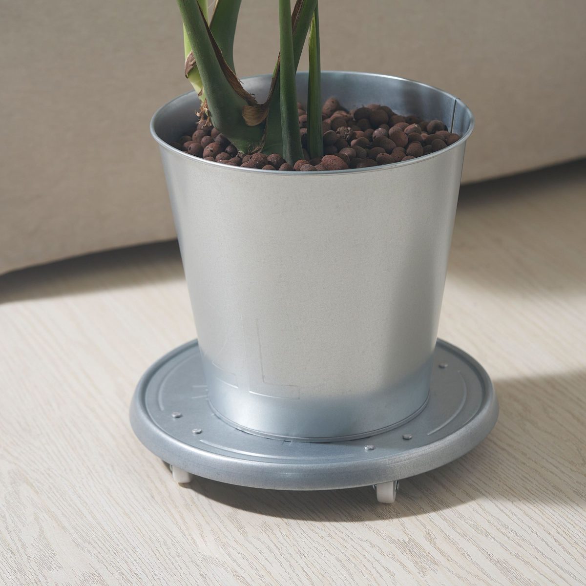 Tekerlekli Saksı Altı, Galvanizli, 31 cm – 2. görsel